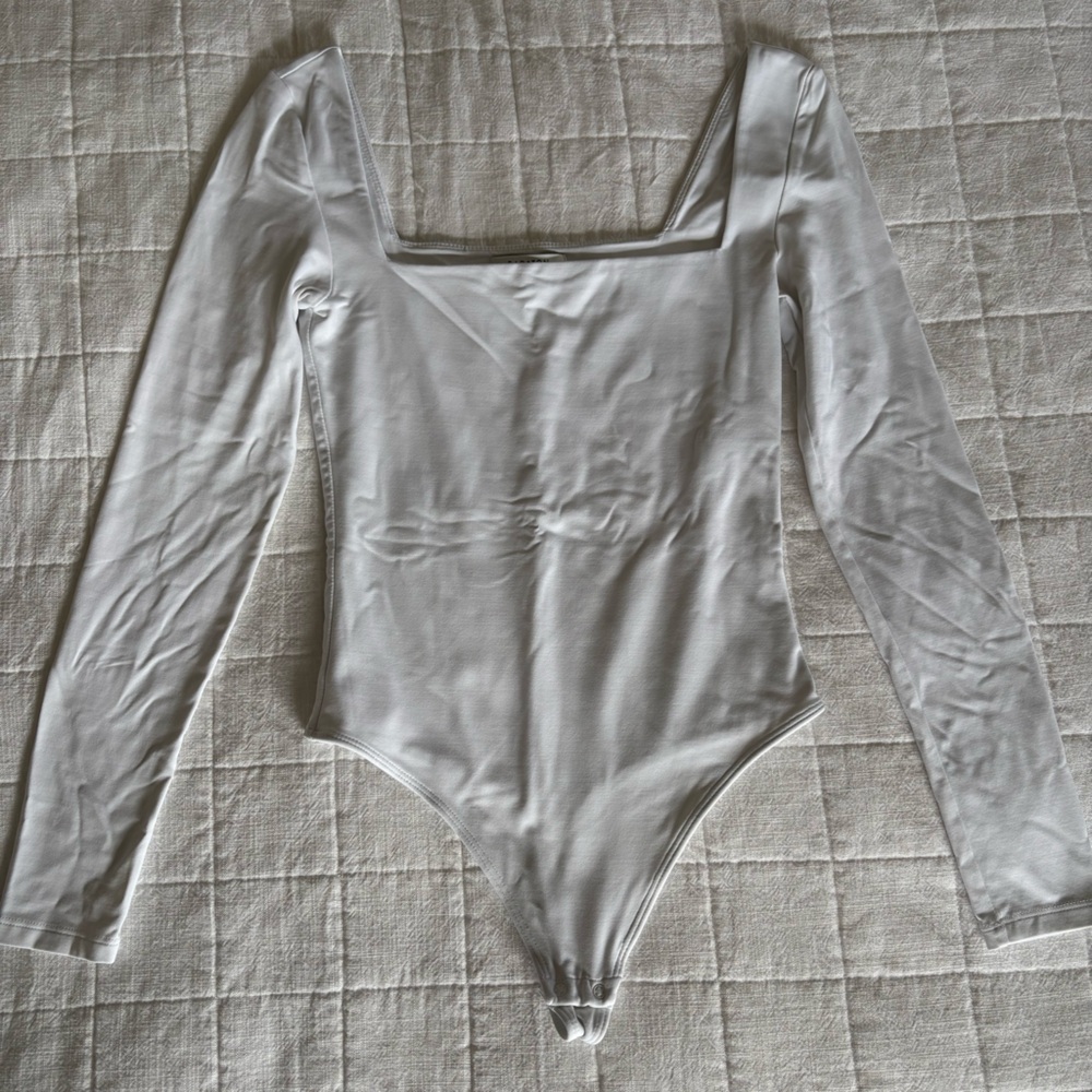 Aritzia Contour Square neck Bodysuit